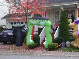 Halloween in Pitt Meadows - Our Neighbourhood - BobBlahBlah.com